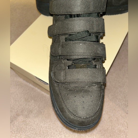 Billie Eilish Nike AF 1 shoes - Picture 3 of 7